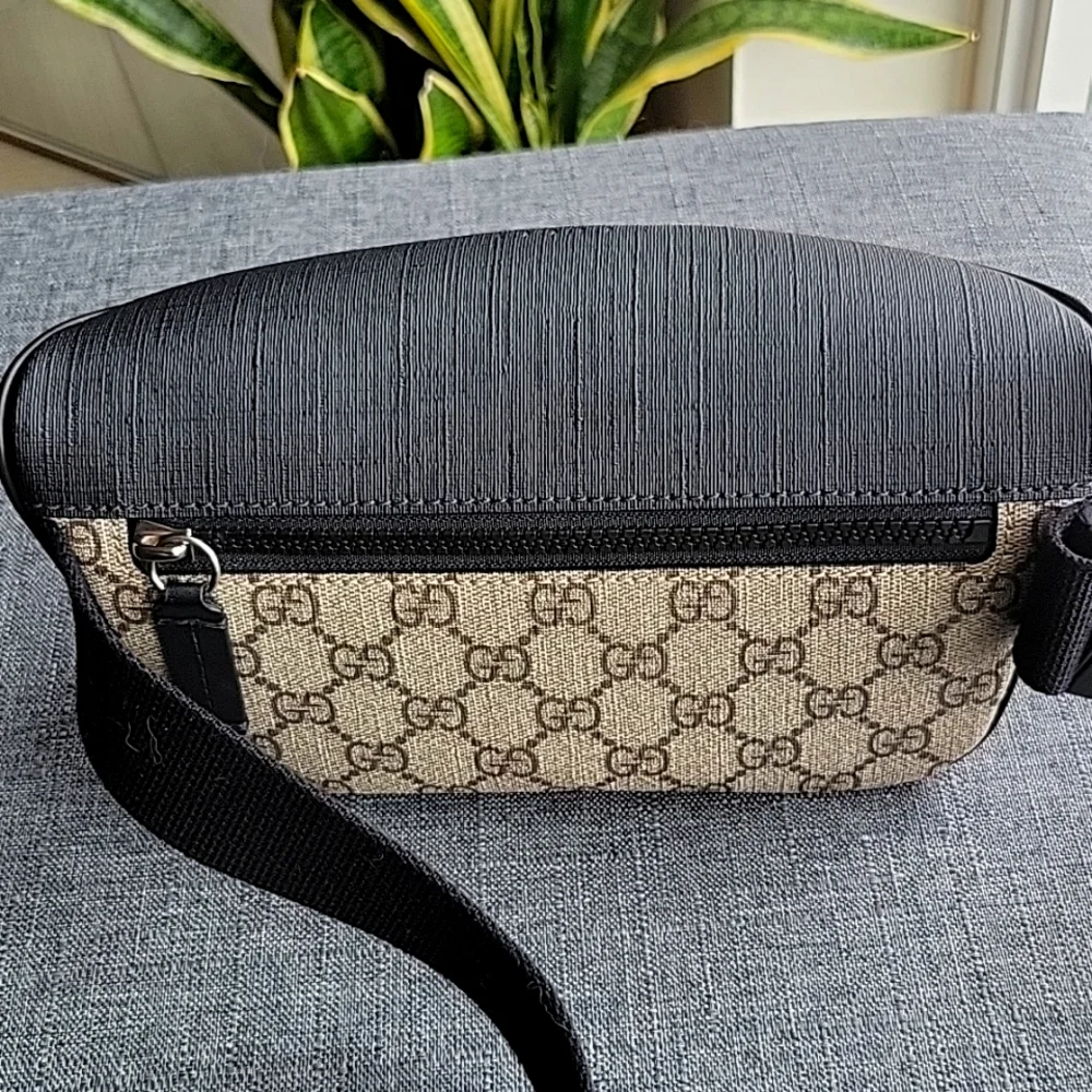 Gucci Supreme Monogram Belt Bag - Picture 5 of 5